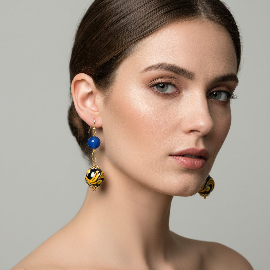 Orecchini Selinunte agata gialla e blu con sfere in ceramica di Caltagirone