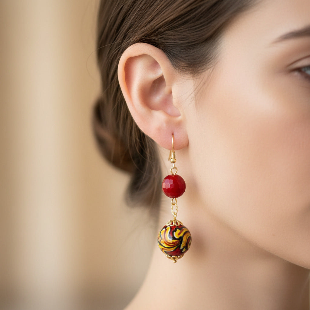 Orecchini Vulcano con agata rossa e perle in ceramica di Caltagirone