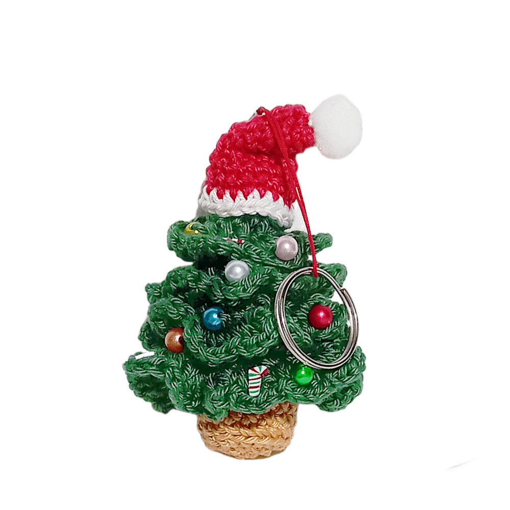 Portachiavi Albero di Natale con cappello ad uncinetto 9 cm