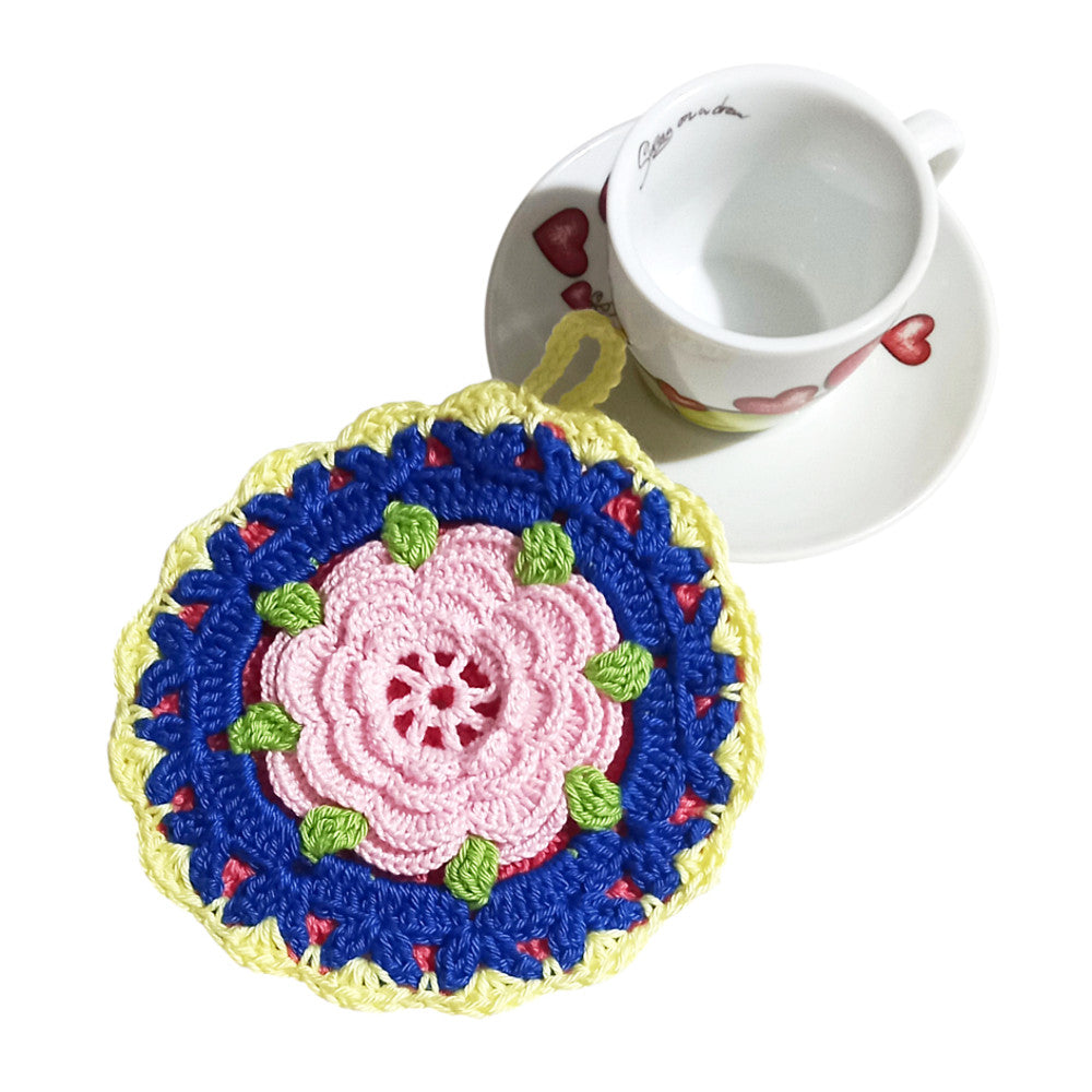 Presina colorata rotonda con fiore rosa ad uncinetto 14 cm