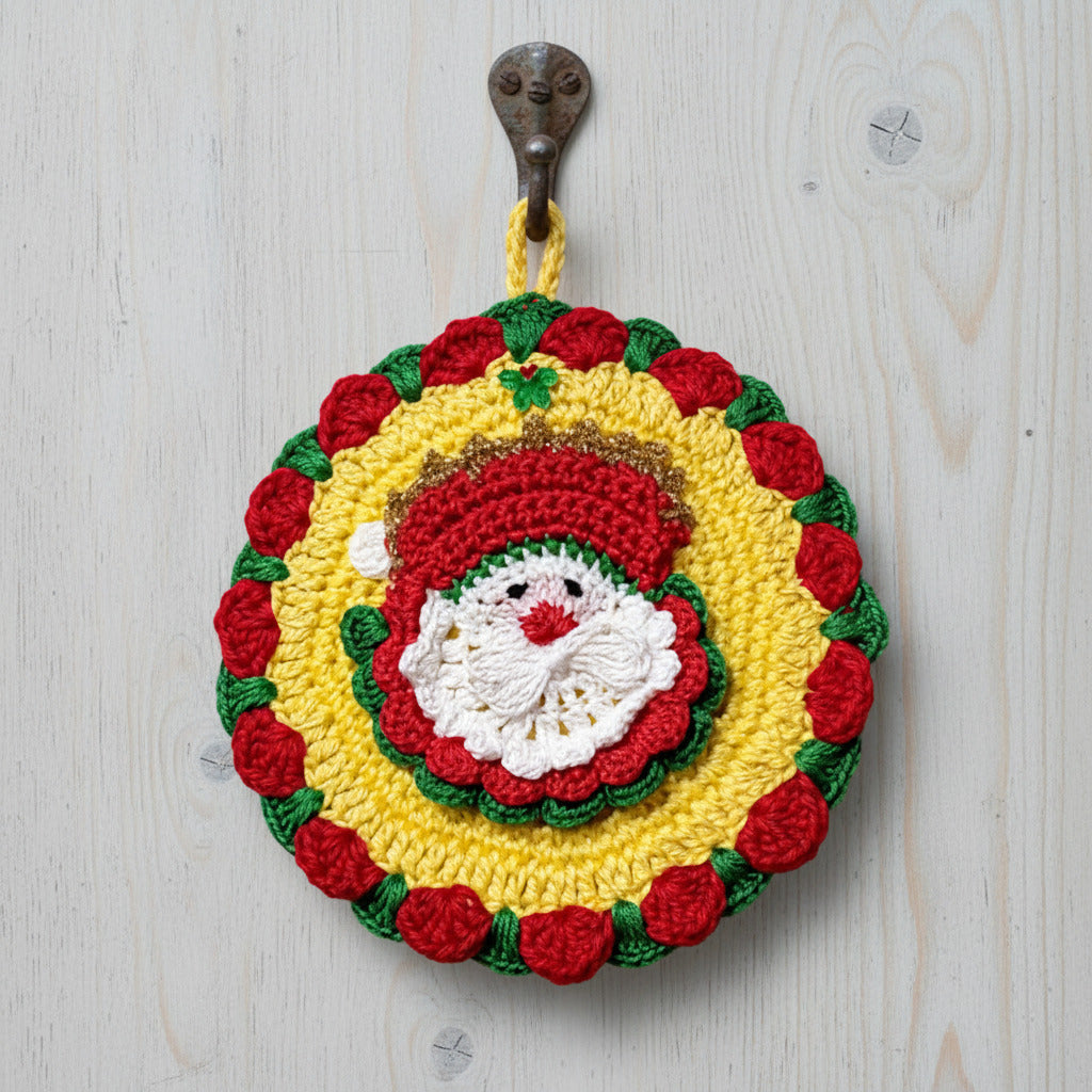 Presina rotonda gialla con Babbo Natale ad uncinetto 13x14.5 cm