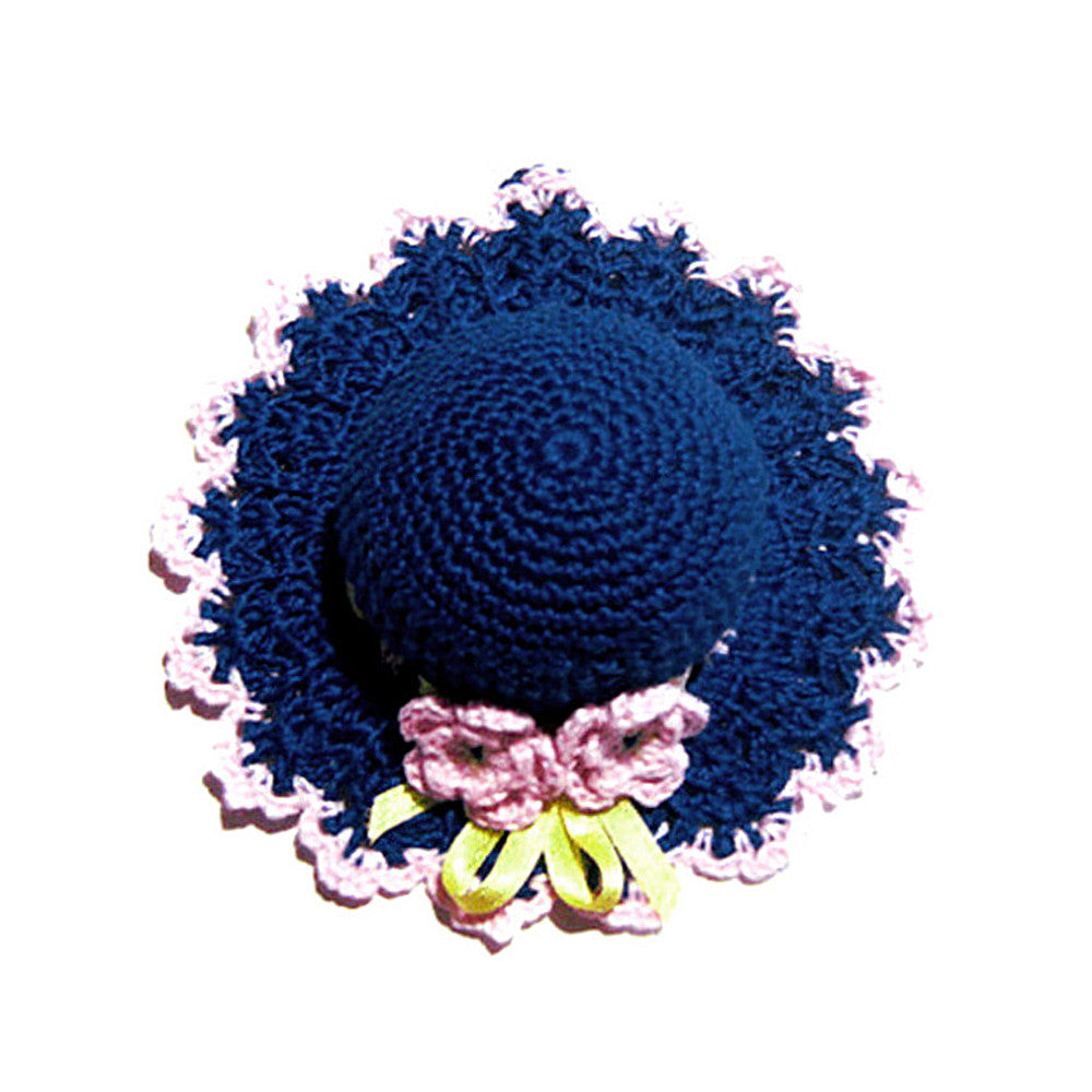 Puntaspilli cappellino blu scuro e rosa ad uncinetto 11.5 cm