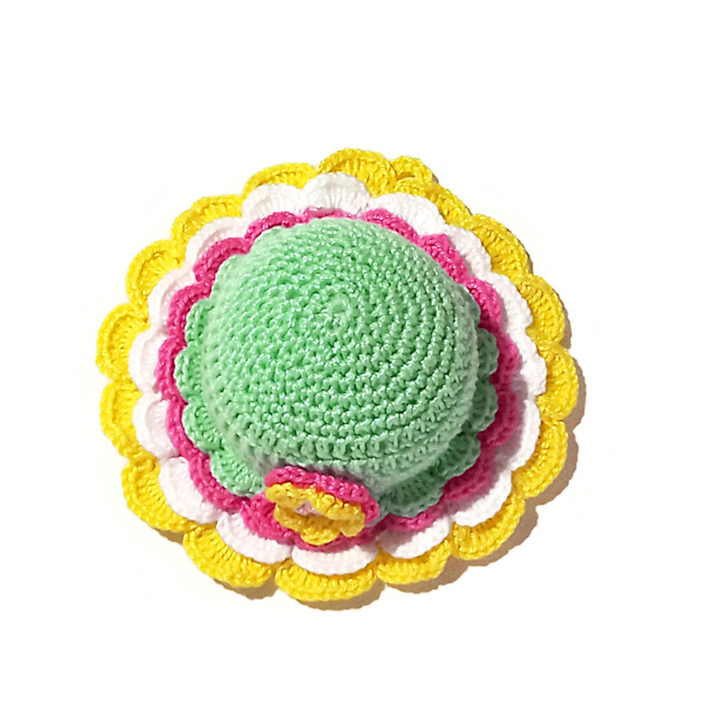 Puntaspilli cappellino verde chiaro con fiore ad uncinetto 11 cm